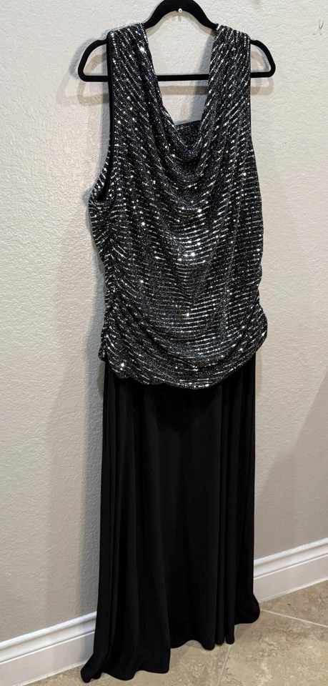 R&M Richards Talla Grande Largo Vestido de Gala Capucha Cuello Vestido Negro Metálico Talla 22W Foto 3 de 4