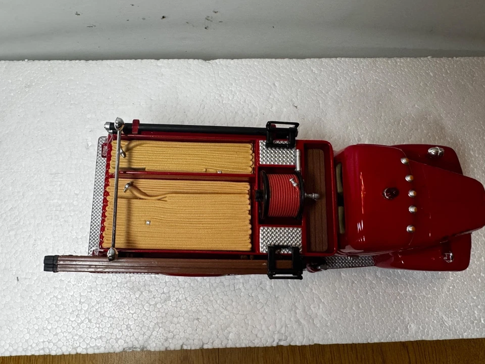 First Gear #19-0113 1957 International R-190 Fire Truck - Image 4 of 4