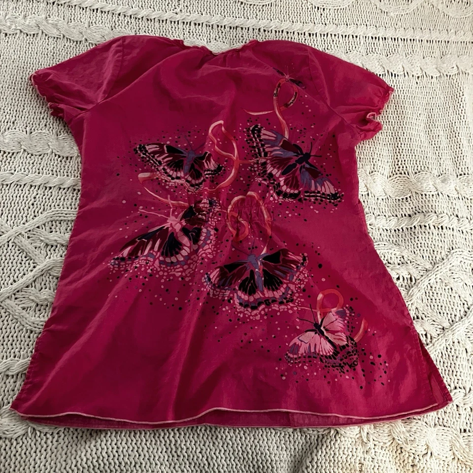 Blusa esfoliante koi feminina tamanho S rosa borboleta consciência do câncer de mama babado - Imagem 2 de 4