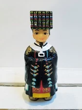 Traditional Chinese Ancient Emperor Figurine - Made Of Resin Unmarked 