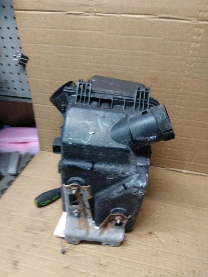 2007 Toyota Camry Air Cleaner Assembly OEM Used 132K Miles - Grey - Image 3 of 4