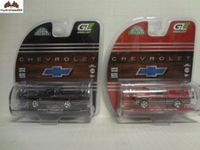 Greenlight 1972 Chevrolet Cheyenne C10 Short Bed blk / red PAIR - 1:64