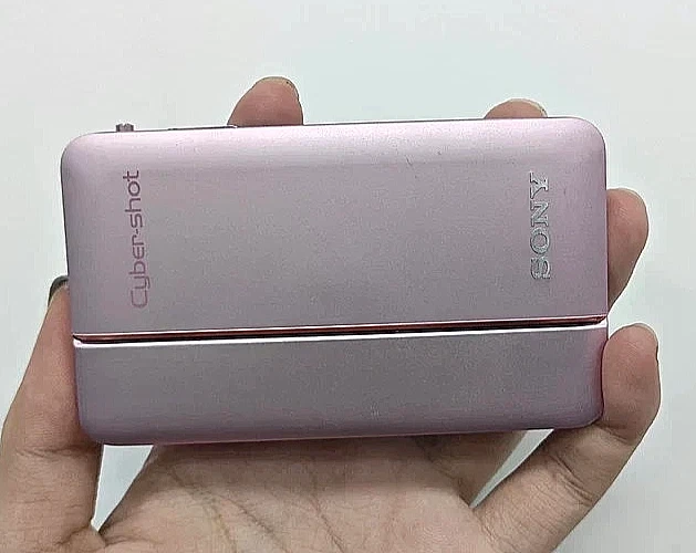 2025- SONY CyberShot DSC-TX66 18.2 MP Digital Camera with 5x Optical Zoom Pink - Image 2 of 4