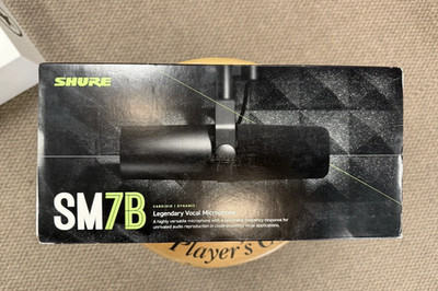Shure SM7B Cardioid Dynamic Vocal Microphone - Pro Studio Podcast Mic - NEW