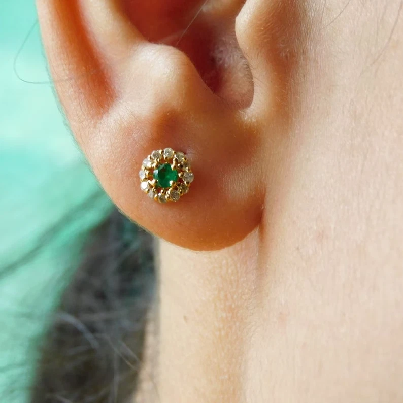 0.06 Ct Round Cut Natural Emerald Diamond Nose Stud Piercing Pin 14K Yellow Gold - Image 4 of 4