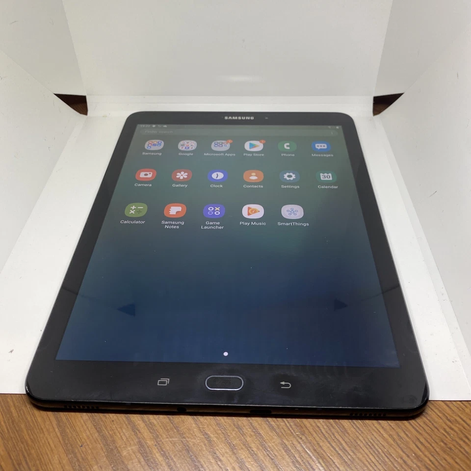 Samsung Galaxy Tab S3 32GB, Wi-Fi + 4G (Unlocked), 9.7in - Black - Image 2 of 4