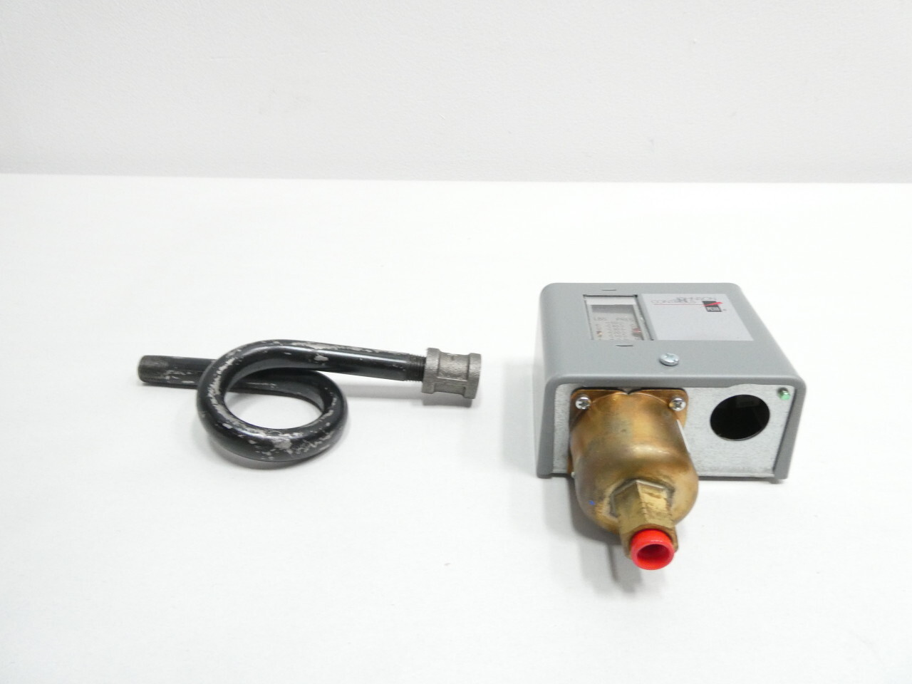 Johnson Controls P47AA-4C Steam Pressure Control