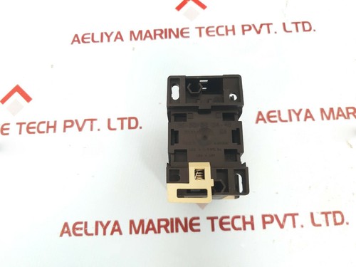 Telemecanique CA2 DN 22 Control Relay 220V 50/60Hz - Picture 4 of 7