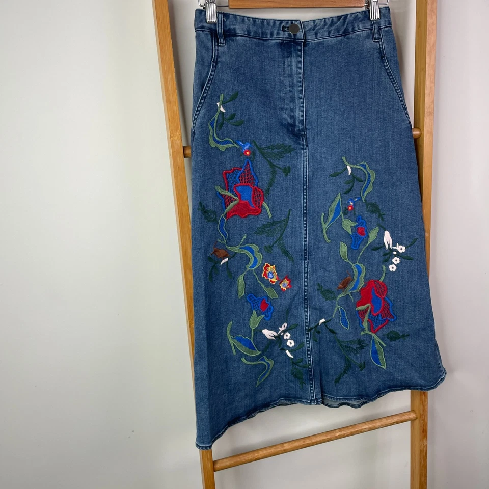 Falda Tibi Mujer 6 Azul Bordado Floral Línea A Denim Lavado Oscuro Tiro Alto Foto 3 de 4