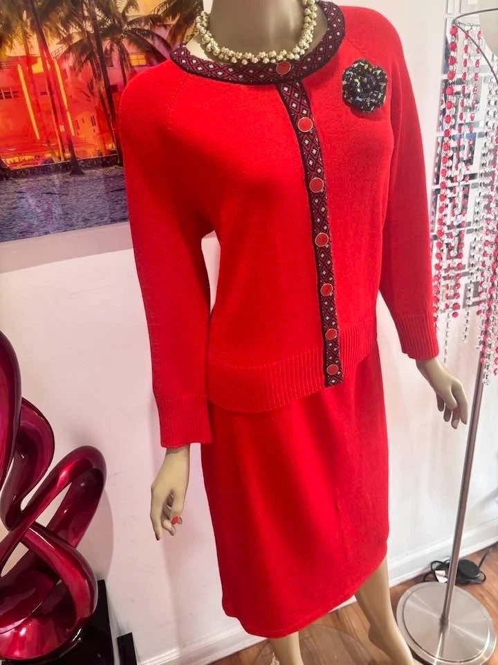 Falda Traje San Juan Rojo Brillante Embellecido Botones Novedad Verano 12 L Amapola Foto 2 de 4