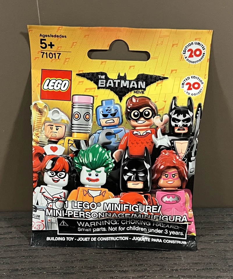 LEGO MINIFIGURES BATMAN MOVIE SERIES 1 (71017) SEALED PACK 2017 Vacation Batman￼ - Image 2 of 2