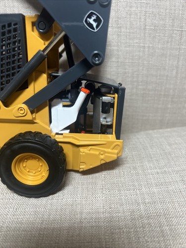 TBE45461 John Deere ERTL 1/16 320E Skid Steer Prestige Collection - Picture 14 of 15