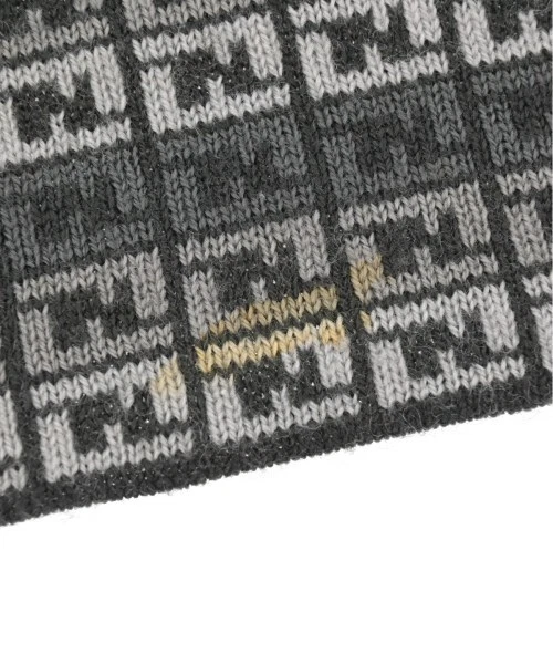 Bufandas FENDI gris x blanco x beige (patrón) 200537505063 Foto 3 de 4