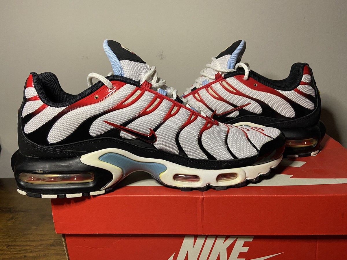 Men's Nike Air Max Plus Sneakers US 9.5 D WHITE BLACK RED RARE