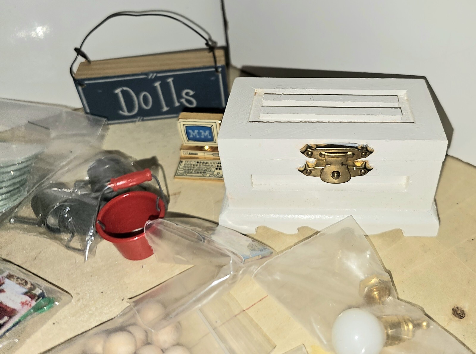 Lot Of Vintage Miniature Dollhouse Accessories eBay