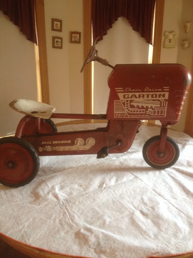 Garton pedal tractor hotsell