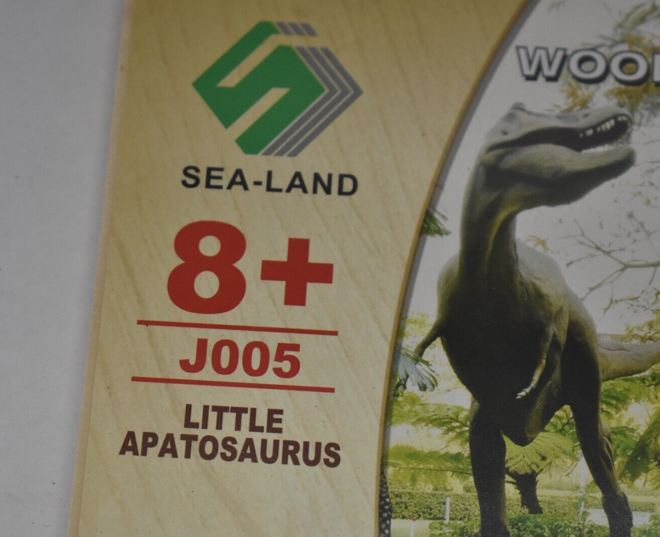 SeaLand Little Apatosaurus Woodcraft Construction Kit 42 Piece Set J005