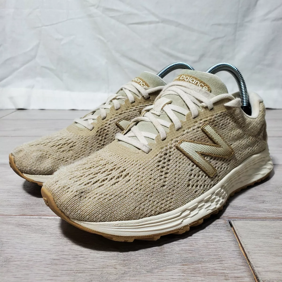 New Balance Fresh Foam Arishi v2 Gold Beige Tan Brown Womens Sz 8 WARISRH1