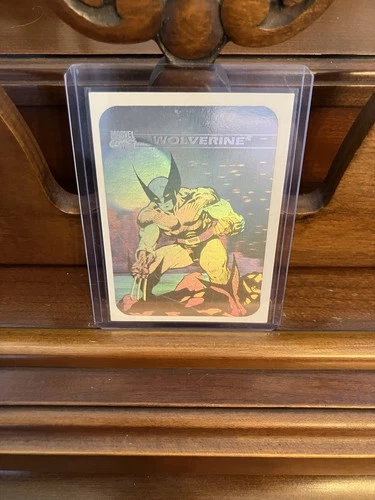 1990 Marvel Entertainment Wolverine HOLO Comic Card VINTAGE Rare
