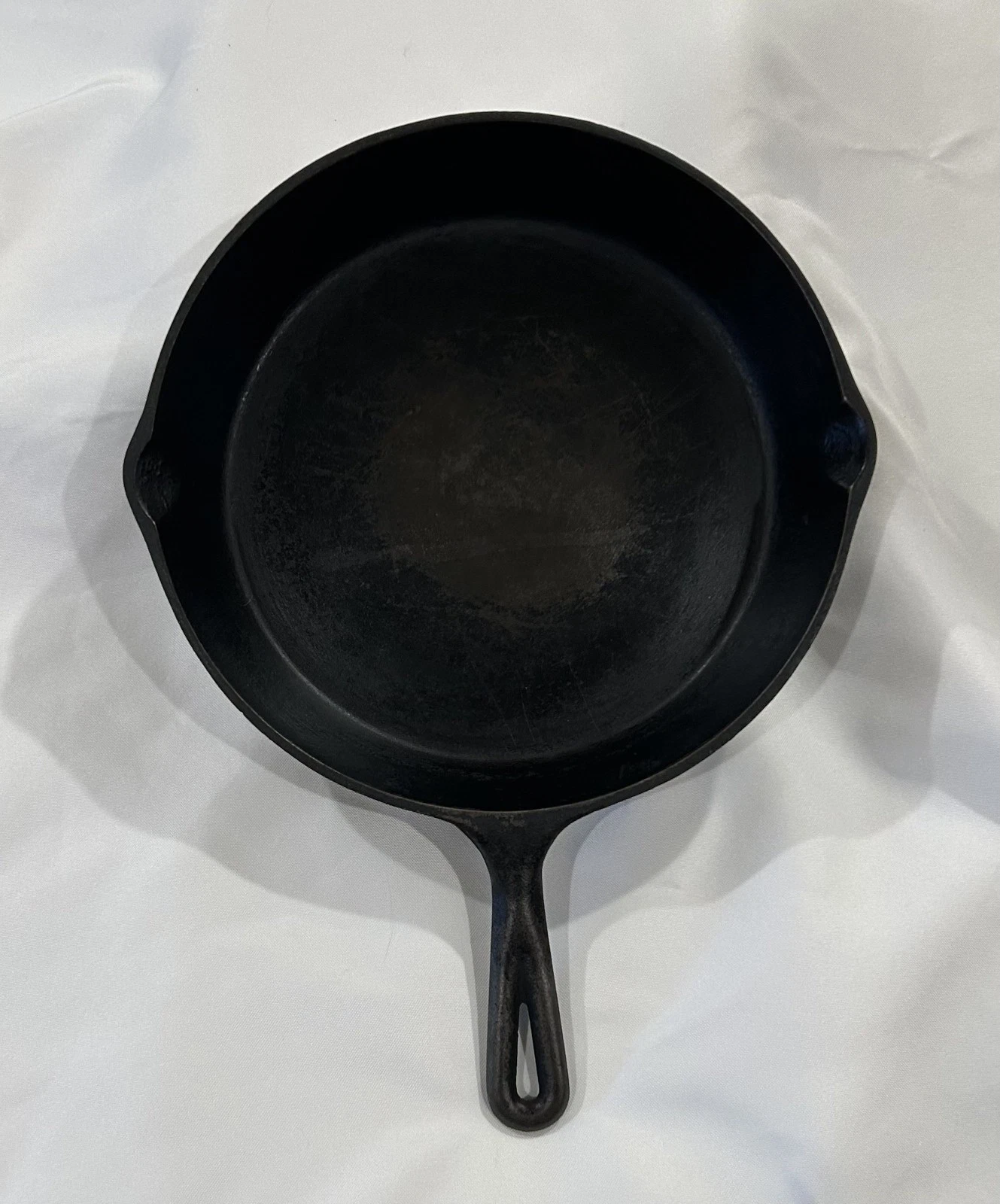 Vintage Lodge Cast Iron Skillet 3 Notch Heat Ring **Very Good Condition**
Opens in a new window o