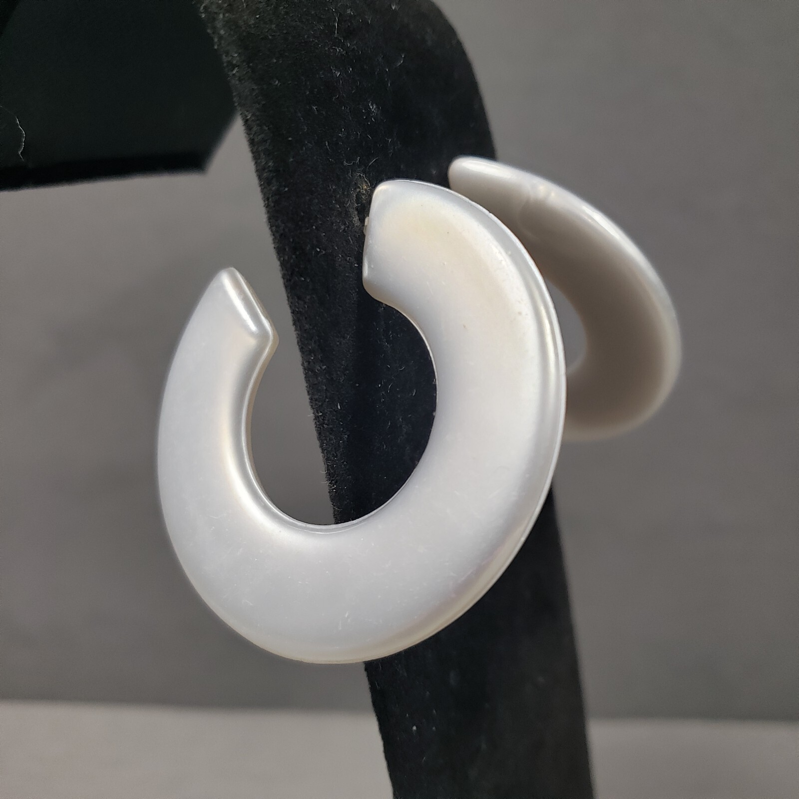 Hoop Earrings Silver Tone Resin Mid Century Modernist Boho Pierced 2