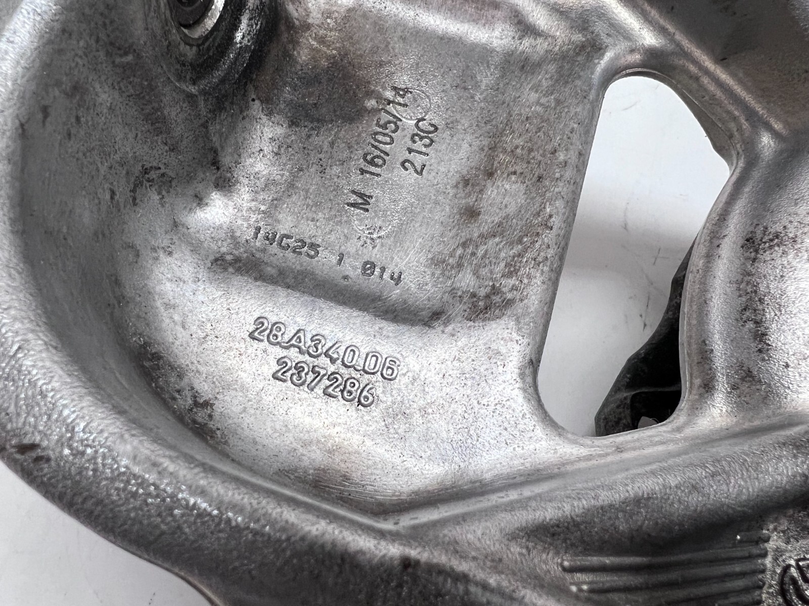 FERRARI F8 FRONT RIGHT RH PASSENGER WHEEL HUB CARRIER OEM 237286 843904
