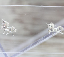 VINTAGE UNICORN STERLING SILVER STUD EARRINGS 925 PRETTY DESIGN CLASSIC