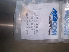 MA-COM 2051-1201-00 Panel mount SMA male coaxial connector