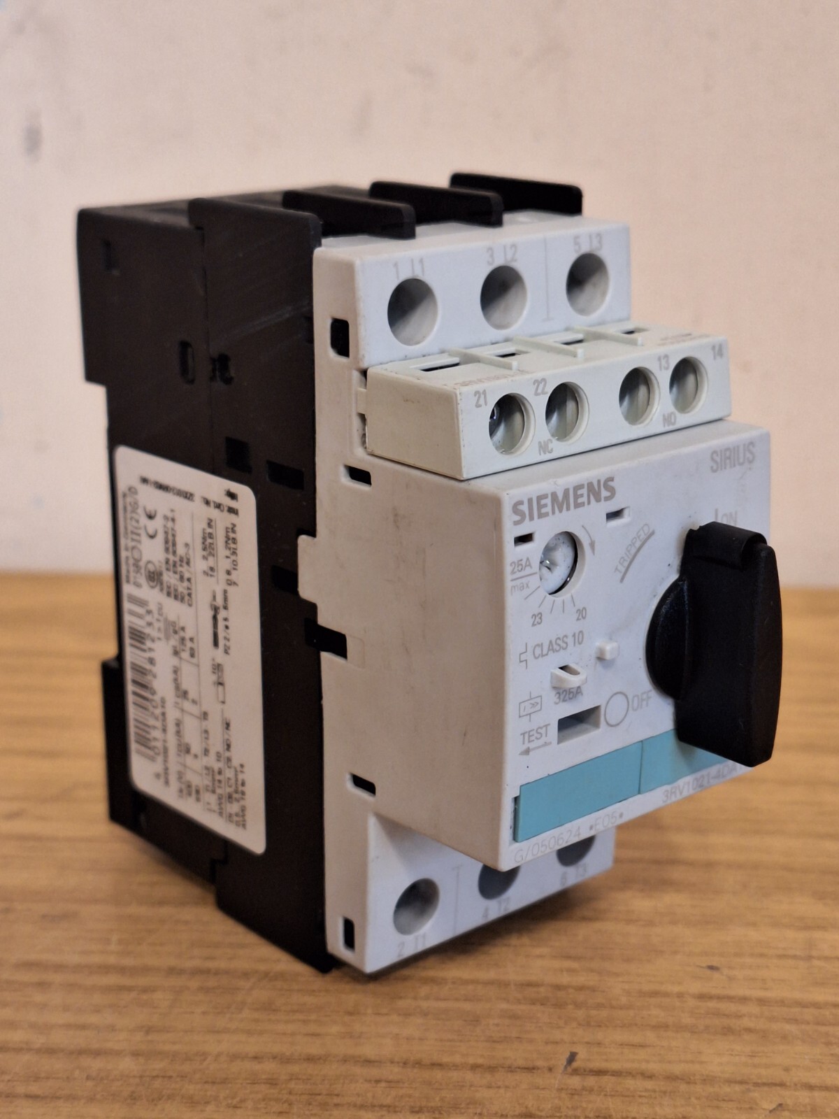 Siemens 3RV1021-4DA10 Motor Protection Circuit Breaker 20-25A