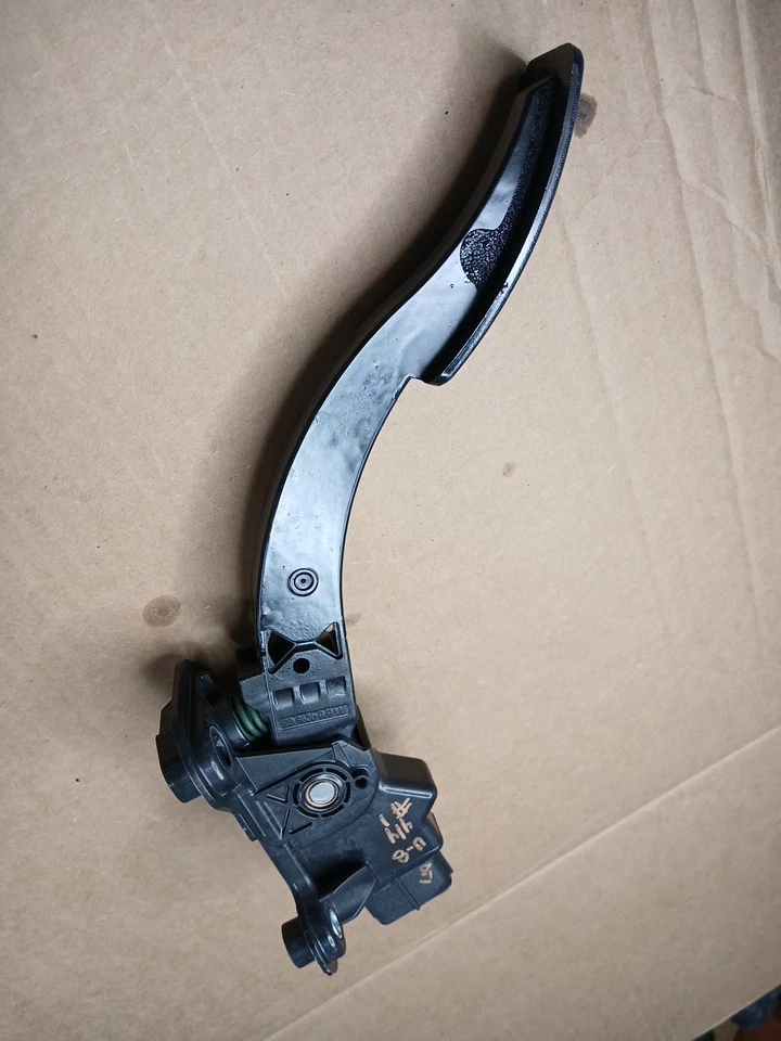 Dodge Journey SXT 2009-2017 pedal de freno delantero izquierdo con soporte D90 Foto 3 de 4