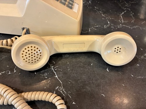 Teléfono fijo vintage con botón pulsador modelo GTE T-371G-HAC blanco roto - Imagen 6 de 9
