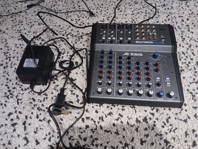 Alesis Multimix 8 USB 2.0 Mischpult mit Stromkabel