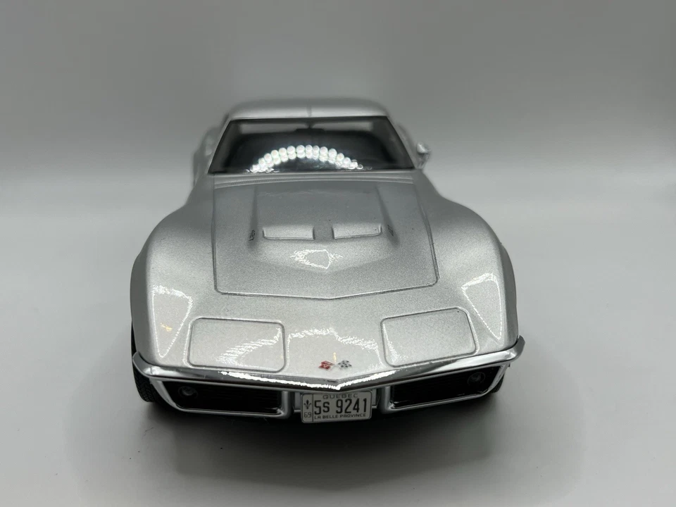 Chevrolet Corvette 427 Silver Stingray 1969 Norev vintage fundido a presión 1/18  Foto 4 de 4