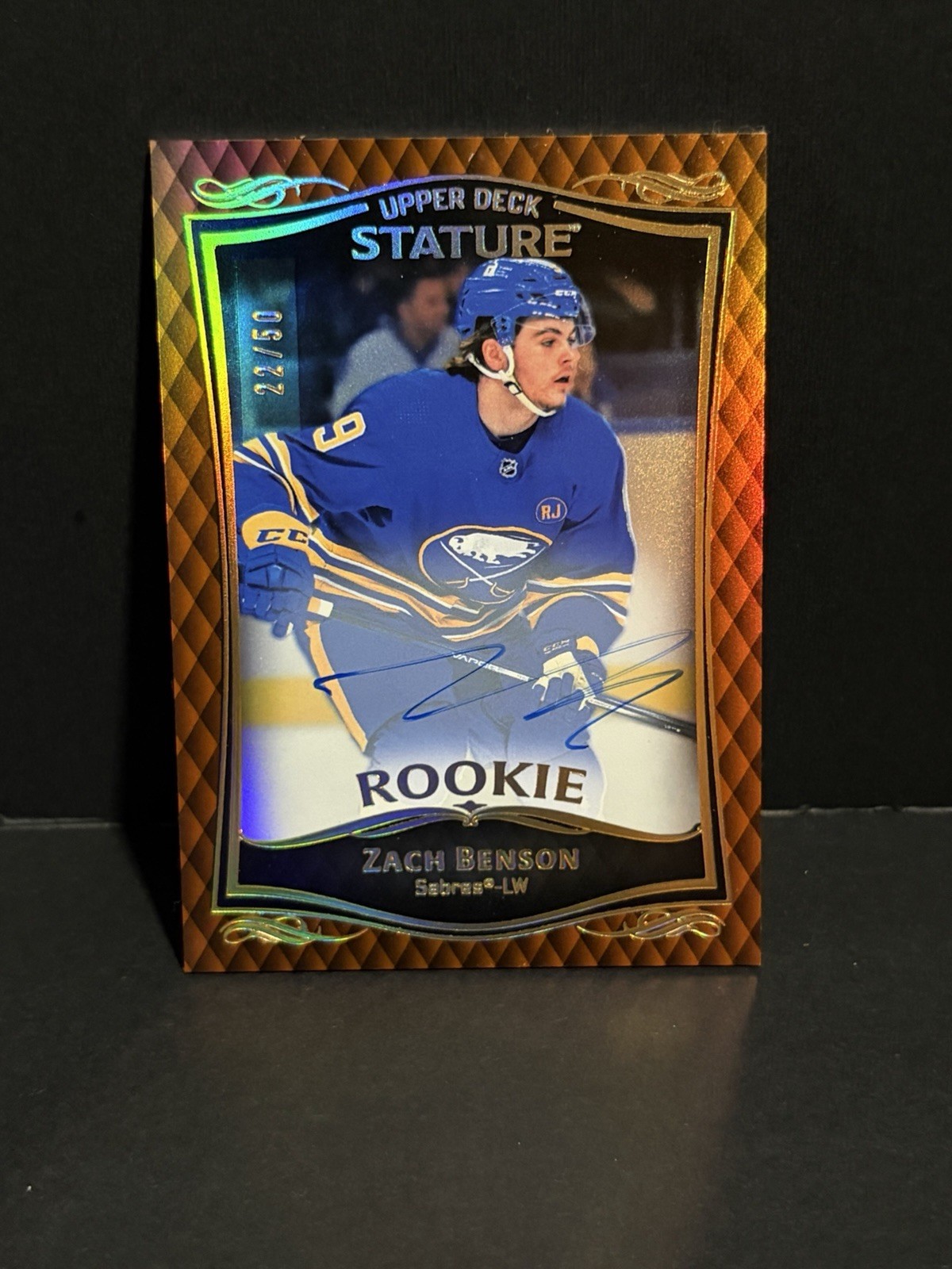 2023-24 Stature Sabres Zach Benson On Card Rookie Orange Auto 22/50