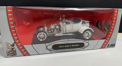 1923 Ford T-bucket Roadster Pickup Road Signature Diecast 1 18 for