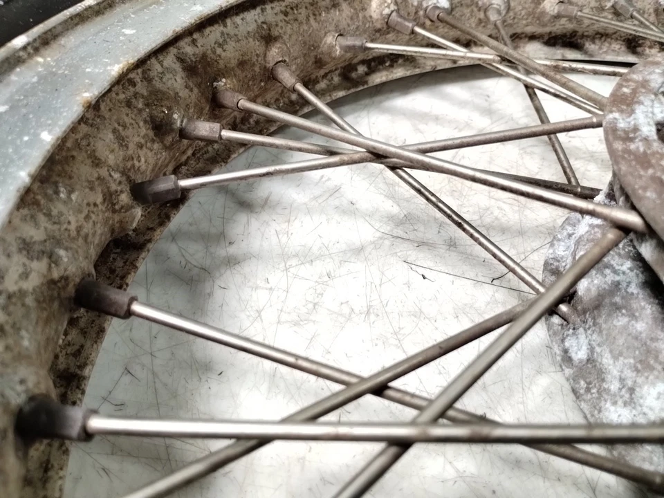 1976 Moto Guzzi Convert V1000 aro da roda dianteira reto (sem pneu) 18" BORRANI - Imagem 3 de 4