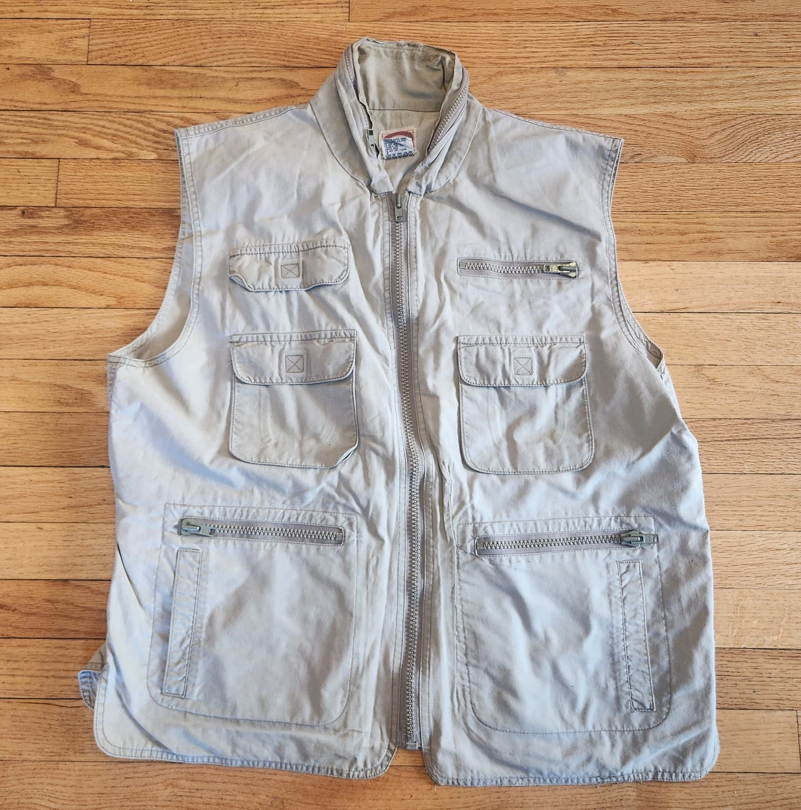 Banana Republic Photographer/ Fishing Vest XL Great Condition.