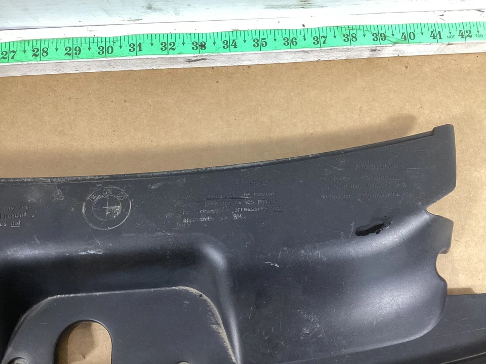 Cubierta de admisión de aire del motor BMW X3 2004-2010 moldura rejilla de soporte del radiador OEM. Foto 4 de 4