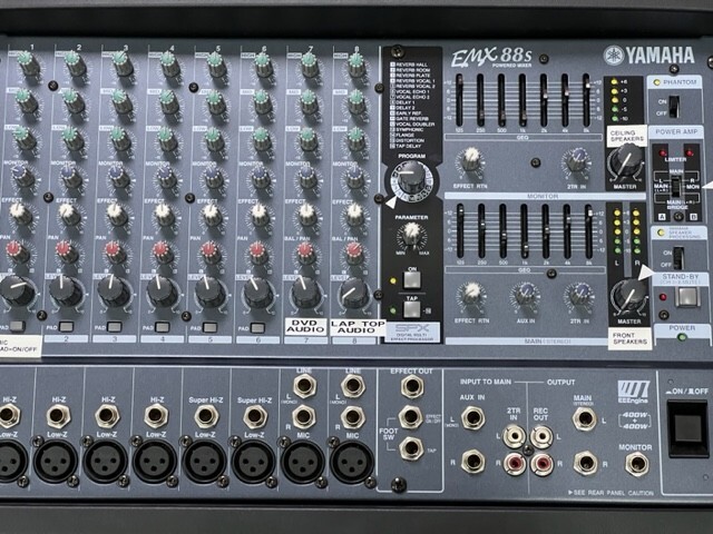 Yamaha EMX88S 230VAC 8 Input Channel 400W+400W Powered Mixer