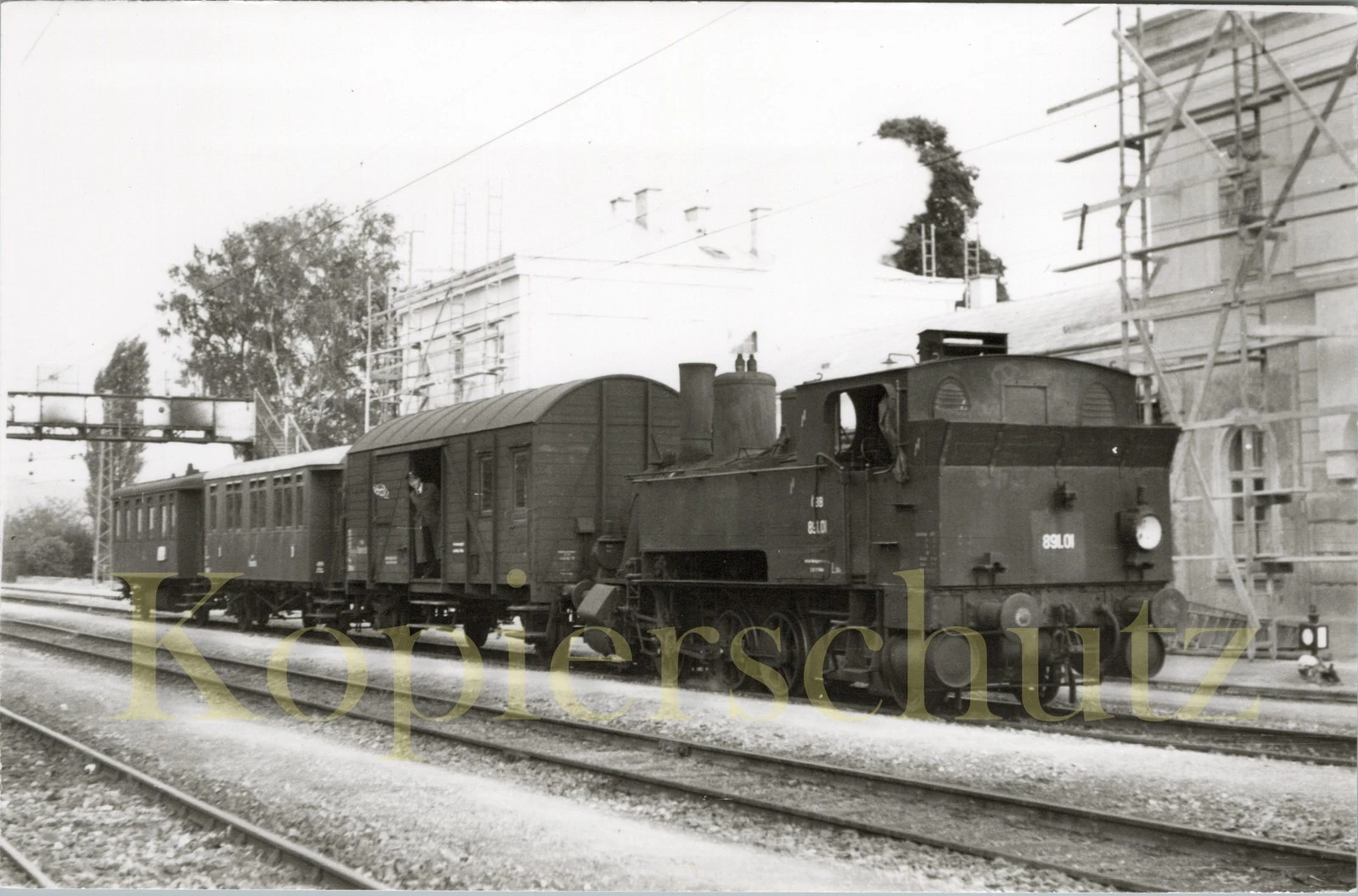 Foto - ÖBB 891.01 (DRB 98 671) der Zf St. Pölten 6.1953 - Bild 1 von 1