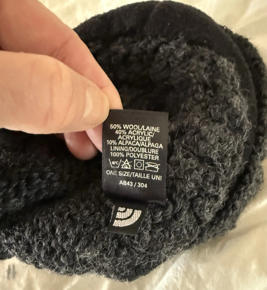 The North Face Gray Wool Cable Knit Fleece Lined One Size Snowboard Winter Hat - Image 4 of 4