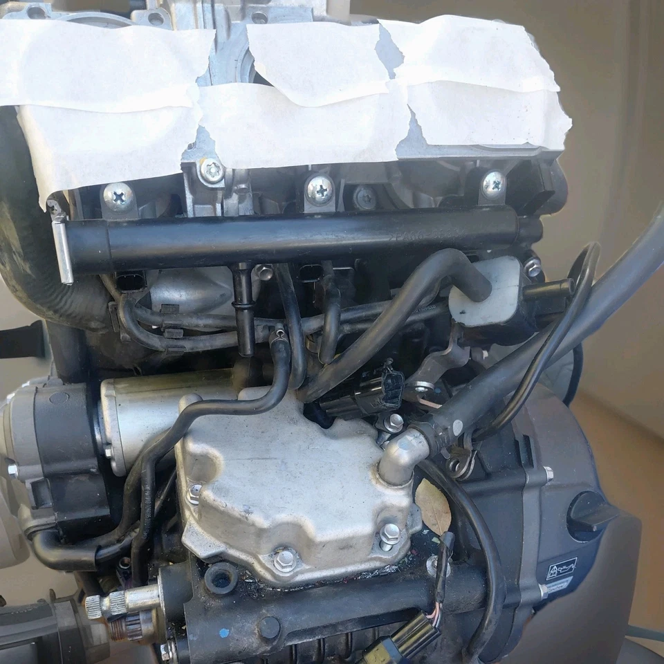 Triumph Street Triple 765 RS 2018 motor en funcionamiento y arneses de cableado completos Foto 2 de 4