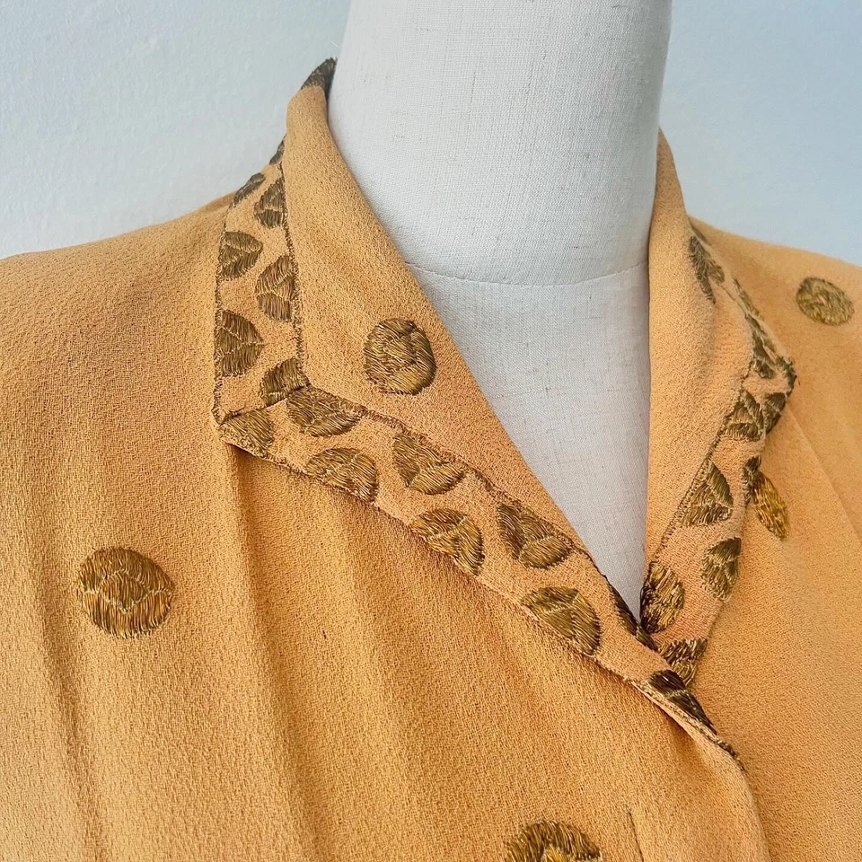 ЗОЛОТОЙ МЕТАЛЛИЧЕСКИЙ вышитый 30-х 30-х 40-х карамель креп винтажный вискоза платье S - Изображение 4 из 4