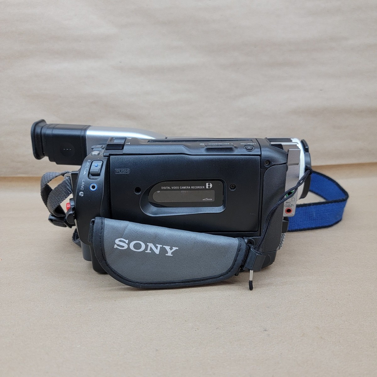 Sony Handycam CCD-TRV310 Digital-8 Camcorder Tested W/ Charger