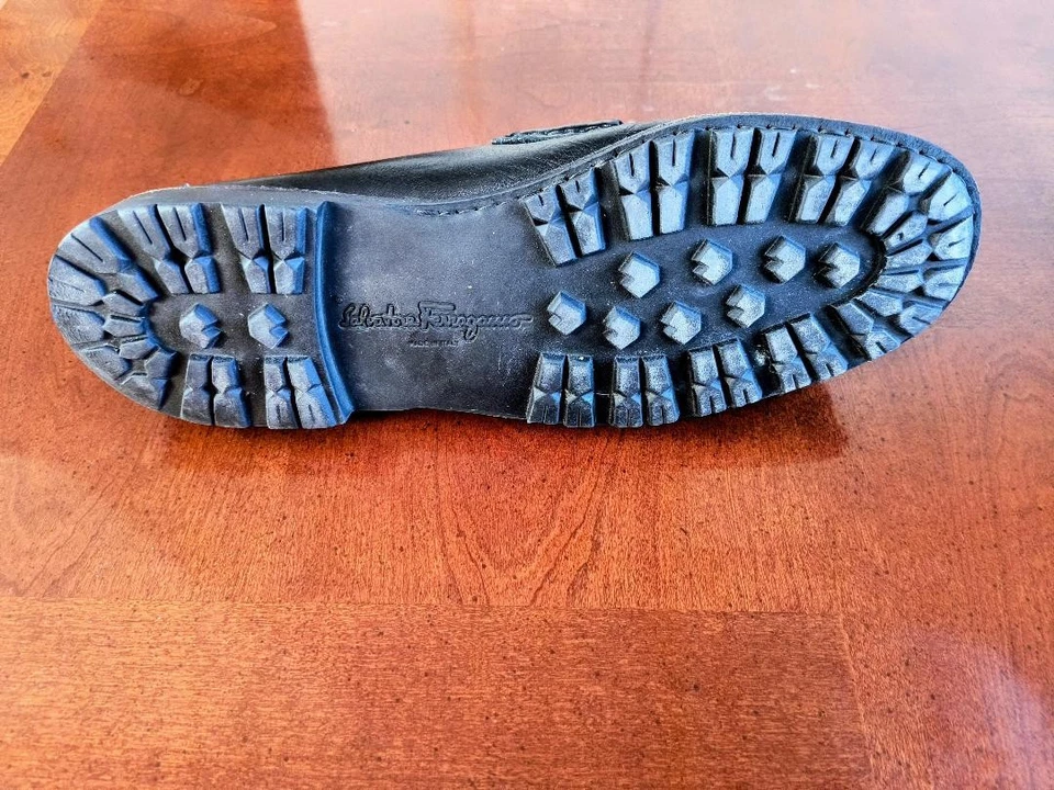 FERRAGAMO CLASSIC BLACK LEATHER RUBBER SOLED GANCINI BIT LOAFERS - Image 4 of 4