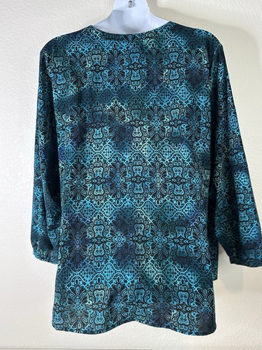 Catherines Womens Plus Size 4X Blue Mosaic V-neck Top 3/4 Sleeve - Picture 4 of 6