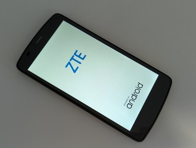 ZTE Blade L5 8GB Schwarz Black DualSim Android Smartphone LTE 4G