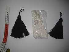 NEU!! 2 Bommel, schwarz und 4 Bommel, weiß, einwandfrei