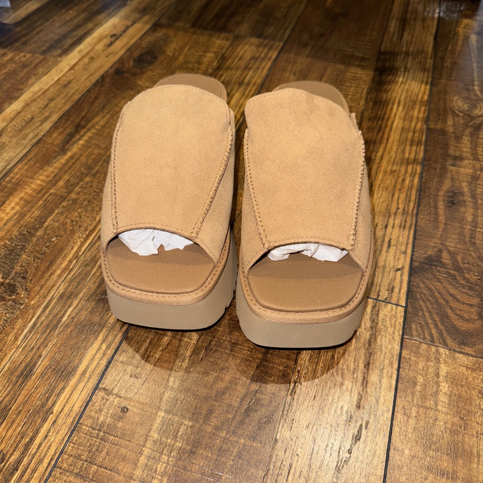 Scivolo donna UGG New Heights castagno scamosciato taglia 7 US [1167476]