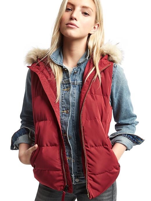 Gap Women’s Puffer Vest Primaloft Faux Fur Removable Hood Dark Red Full